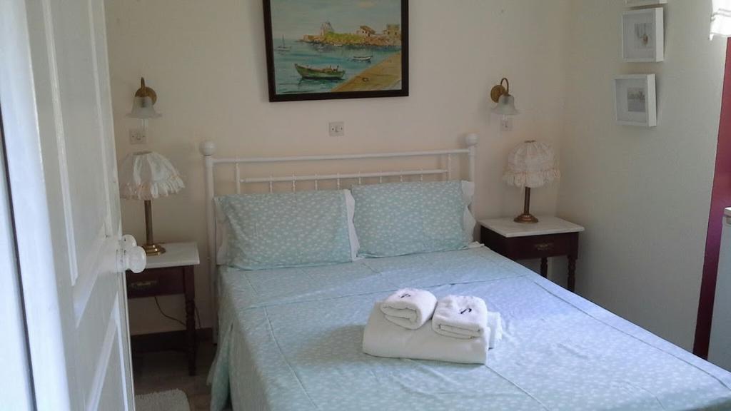 Appartement Aeginitiko Archontiko à Aegina Extérieur photo